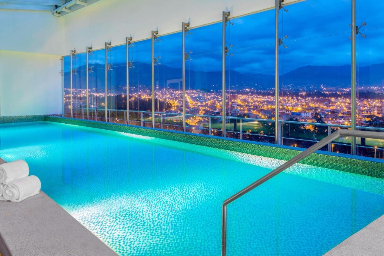 โฟร์พอยต์ บาย เชอราตัน เกวนกา Hotel กูเอ็งกา ภายนอก รูปภาพ Skyline pool