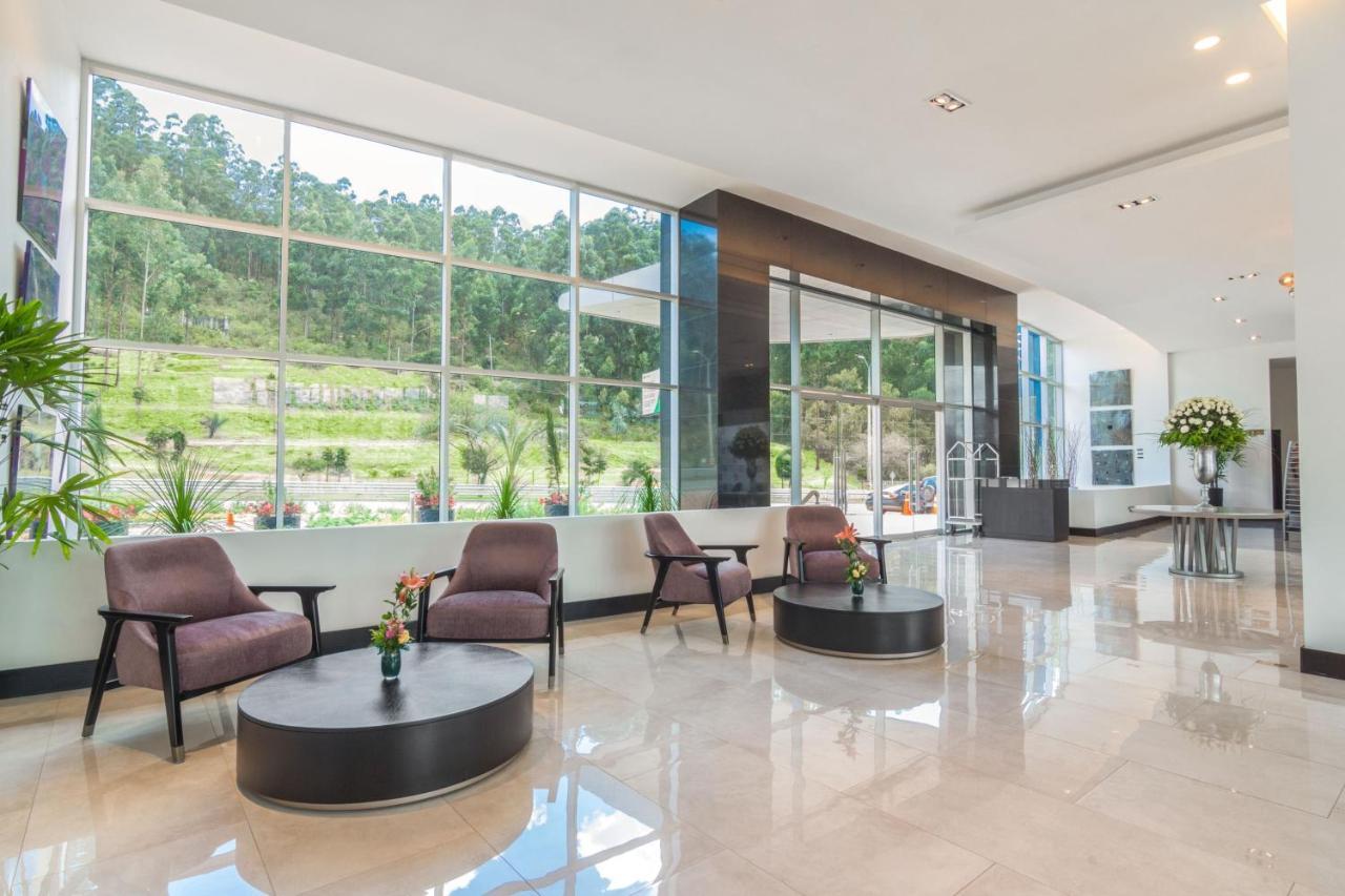 โฟร์พอยต์ บาย เชอราตัน เกวนกา Hotel กูเอ็งกา ภายนอก รูปภาพ Lobby