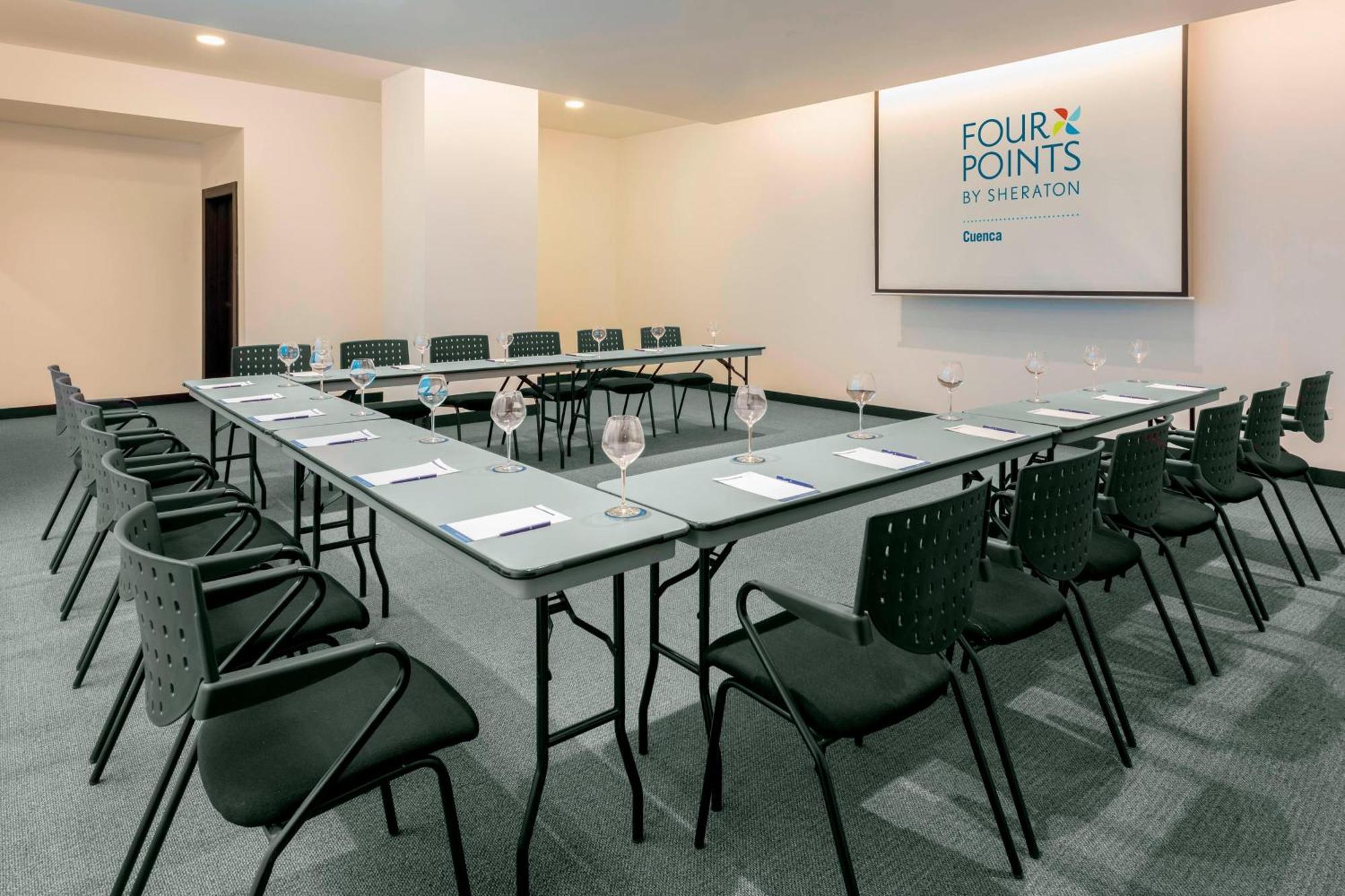 โฟร์พอยต์ บาย เชอราตัน เกวนกา Hotel กูเอ็งกา ภายนอก รูปภาพ Meeting room